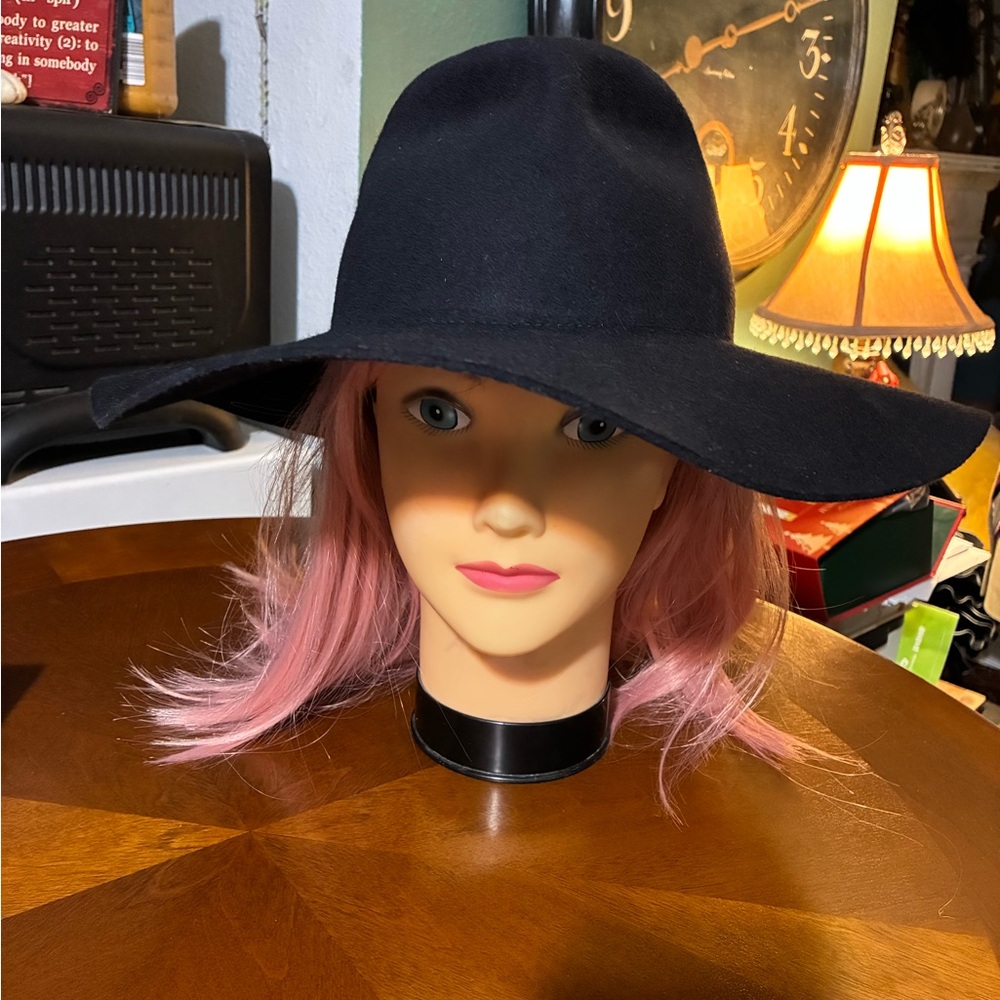 Navy wool Fedora by Biltmore for Made-well-Small/Med. EUC